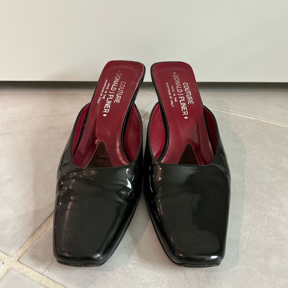 Donald Pliner Patent Heels Size 7